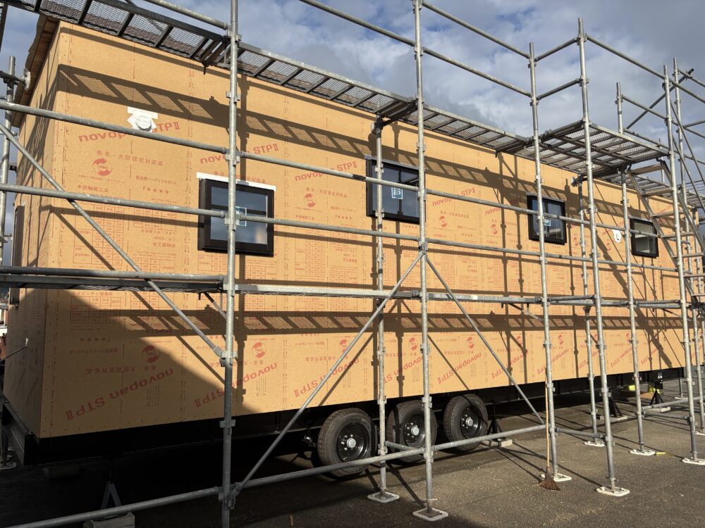 壁下地パーティクルボード施工│佐賀　トレーラーハウス